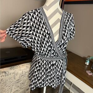 Alfani Black and White Geometric Wrap Top